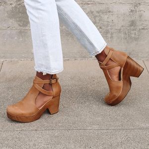 Free people clogs